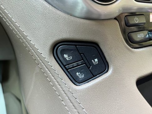 Used 2019 GMC Yukon SLT w/ Premium Edition image 22