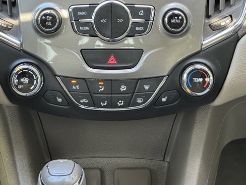 Used 2017 Chevrolet Cruze LT w/ Sun And Sound Package image 22