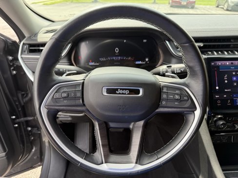 Used 2022 Jeep Grand Cherokee L Limited image 29