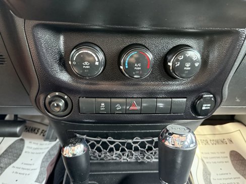 Used 2015 Jeep Wrangler Unlimited Sport w/ Quick Order Package 24S image 16