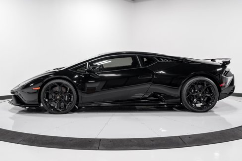 Used 2023 Lamborghini Huracan Tecnica image 6