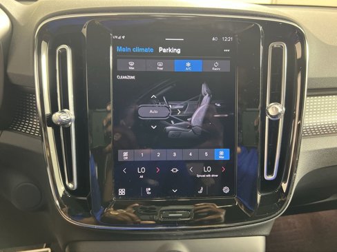 Used 2021 Volvo XC40 P8 Recharge w/ Advanced Package image 19