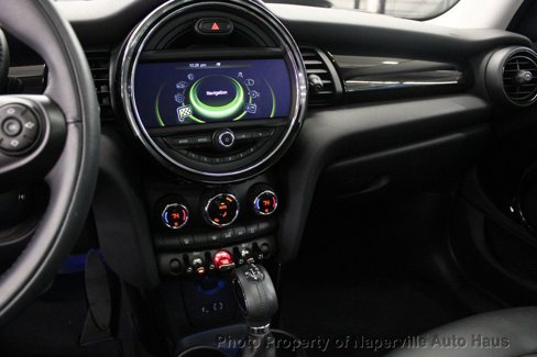 Used 2015 MINI Cooper 4-Door Hardtop image 25