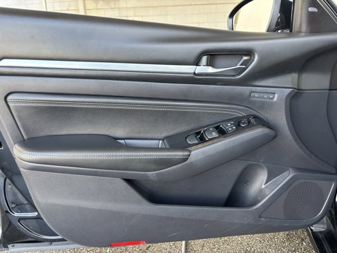 Used 2020 Nissan Altima 2.5 Platinum image 17