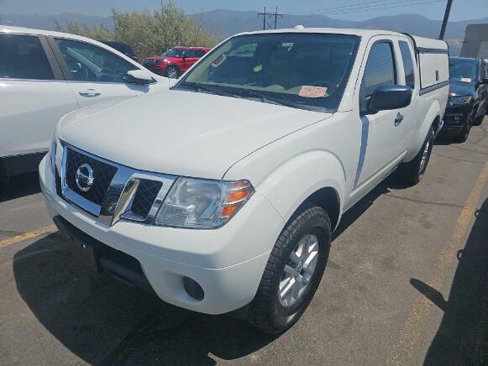 Used 2016 Nissan Frontier SV image 2