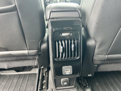 Used 2024 Jeep Compass Limited image 18