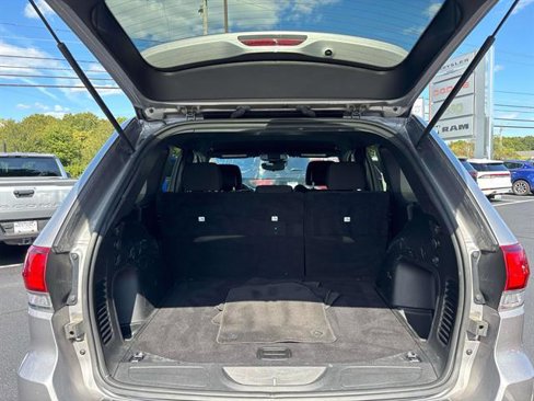 Certified 2021 Jeep Grand Cherokee Laredo image 12