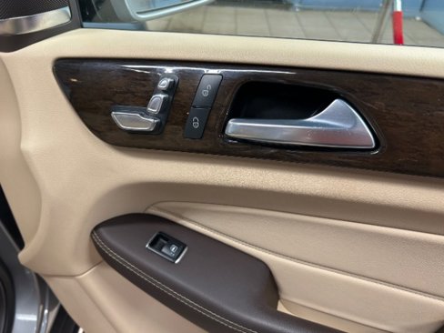 Used 2016 Mercedes-Benz GLE 350 w/ Premium Package image 10