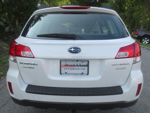 Used 2014 Subaru Outback 2.5i image 6