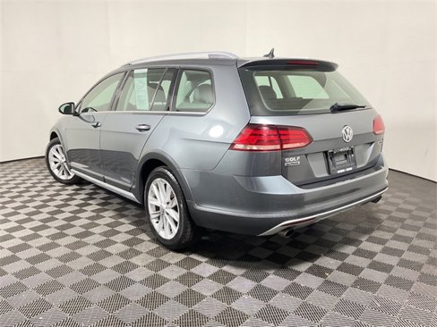 Used 2019 Volkswagen Golf Alltrack S image 10