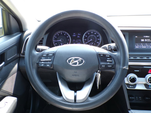 Used 2019 Hyundai Elantra SEL image 12