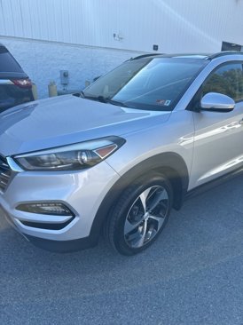 Used 2016 Hyundai Tucson Limited w/ Option Group 03 image 2