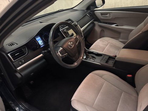 Used 2017 Toyota Camry XSE image 13