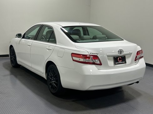 Used 2010 Toyota Camry image 7
