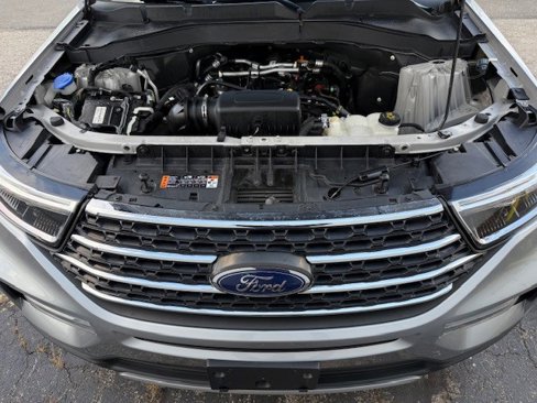 Used 2022 Ford Explorer XLT w/ Equipment Group 202A image 37