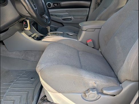 Used 2011 Toyota Tacoma PreRunner image 8