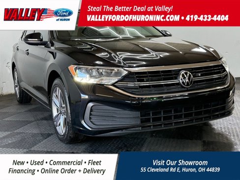 Used 2022 Volkswagen Jetta SE image 1