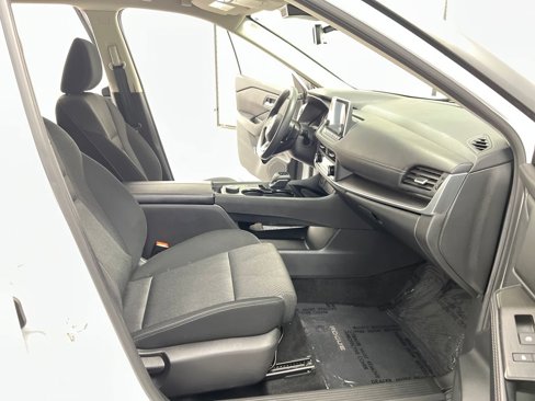 Used 2024 Nissan Rogue SV image 38