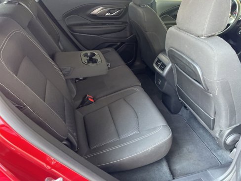 Used 2024 GMC Terrain SLE image 27