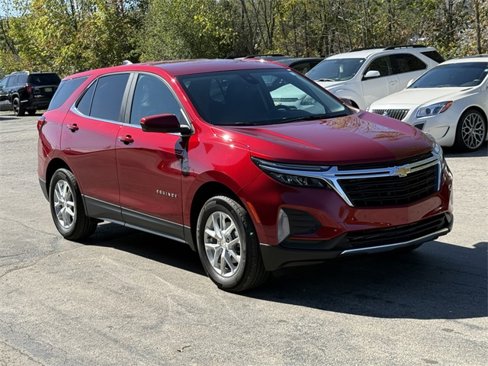 Used 2024 Chevrolet Equinox LT image 3