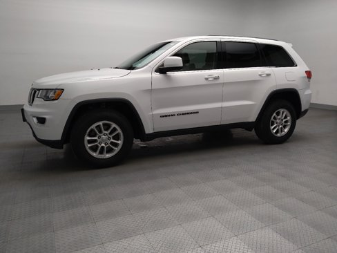 Used 2018 Jeep Grand Cherokee Laredo image 2