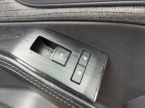 Used 2021 Nissan Rogue SV image 31