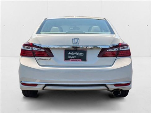 Used 2017 Honda Accord EX-L image 7