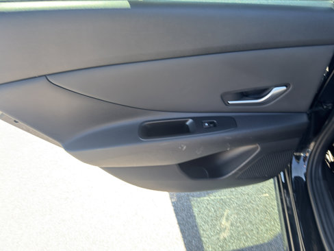 Used 2022 Hyundai Elantra SEL w/ Convenience Package image 24