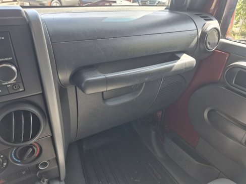 Used 2007 Jeep Wrangler Sahara w/ Dual Top Group image 19
