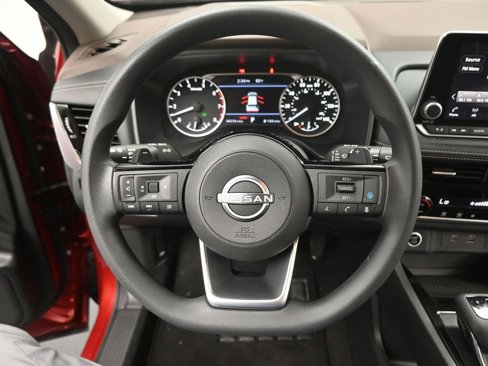 Used 2022 Nissan Rogue SV image 9