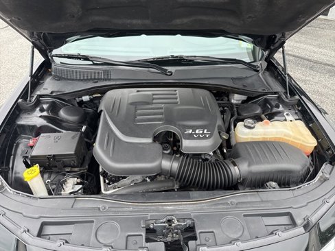 Used 2015 Chrysler 300 Limited image 12