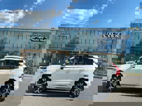 Certified 2023 Volvo XC60 B5 Plus w/ Protection Package Premier image 1