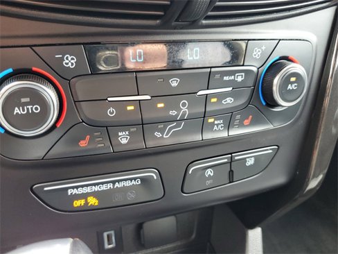 Used 2017 Ford Escape SE w/ Equipment Group 201A image 21