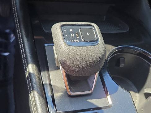 Used 2023 Nissan Rogue SL w/ SL Premium Package image 17