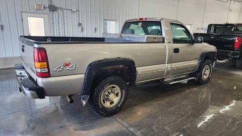 Used 2000 Chevrolet Silverado 2500 LS w/ Snow Plow Prep Pkg image 4