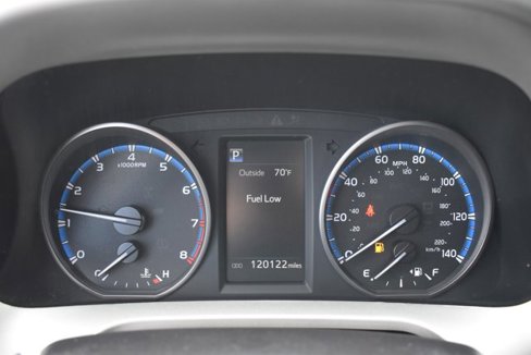 Used 2017 Toyota RAV4 XLE image 23