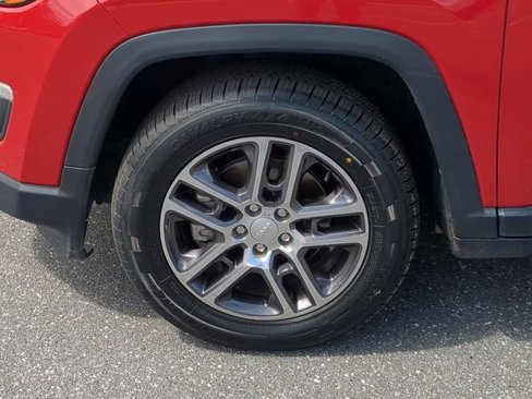 Used 2018 Jeep Compass Latitude w/ Popular Equipment Group image 12