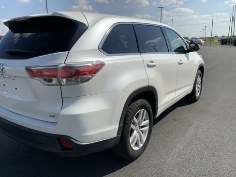 Used 2014 Toyota Highlander LE image 17
