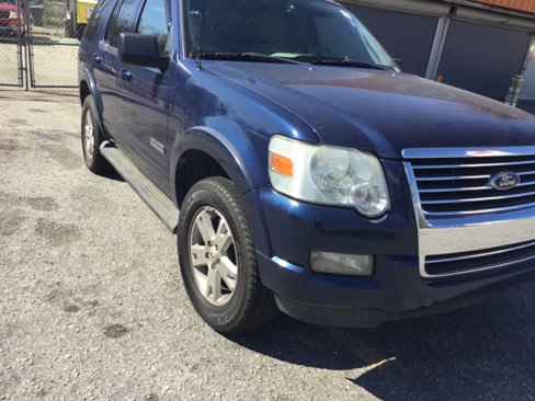 Used 2007 Ford Explorer XLT image 3
