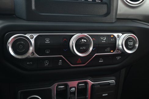 Used 2020 Jeep Gladiator Overland image 23
