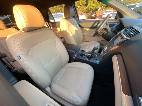 Used 2017 Ford Explorer Limited w/ Equipment Group 301A image 18