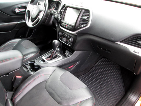 Used 2016 Jeep Cherokee Trailhawk w/ Comfort/Convenience Group image 25