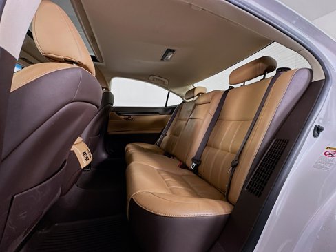 Used 2017 Lexus ES 300h image 26