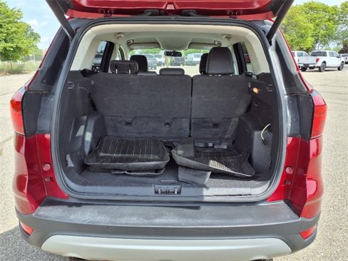 Used 2019 Ford Escape SEL image 9