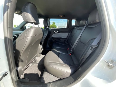 New 2025 Jeep Compass Latitude image 17