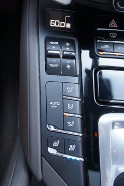 Used 2016 Porsche Cayenne image 37
