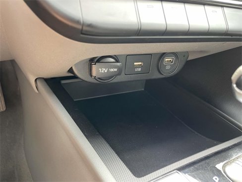 Certified 2023 Hyundai Elantra SEL image 22
