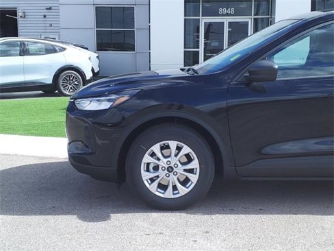 New 2025 Ford Escape Active w/ Active Premium Tech Pack image 2