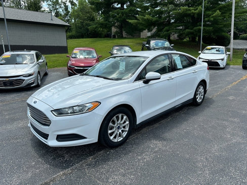 Used 2015 Ford Fusion S image 2