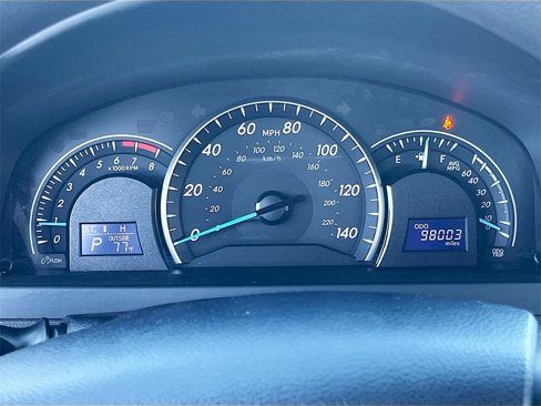 Used 2014 Toyota Camry LE image 12